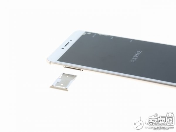 小米Max 2手機拆解：動手難度不高，容易維修