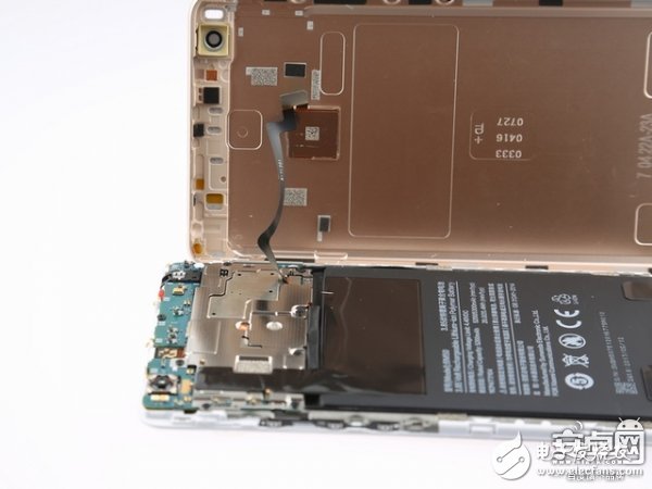 小米Max 2手機拆解：動手難度不高，容易維修