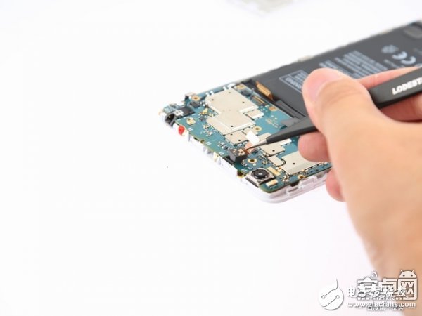 小米Max 2手機拆解：動手難度不高，容易維修