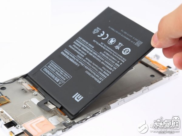 小米Max 2手機拆解：動手難度不高，容易維修