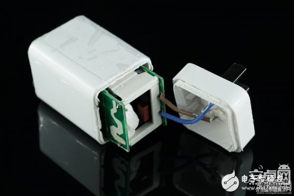 誰是李鬼？真假OPPO VOOC閃充充電器對比拆解