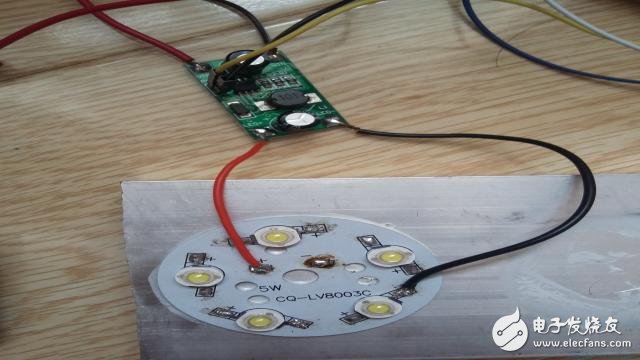 手工制作紅外遙控LED照明燈 可自動調(diào)節(jié)光度