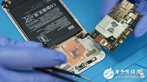 千元性價(jià)比神器！紅米Note 5拆解超詳細(xì)拆解